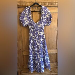 Free the Roses dress. Like new. Size medium. Prairie style. Purple and white.